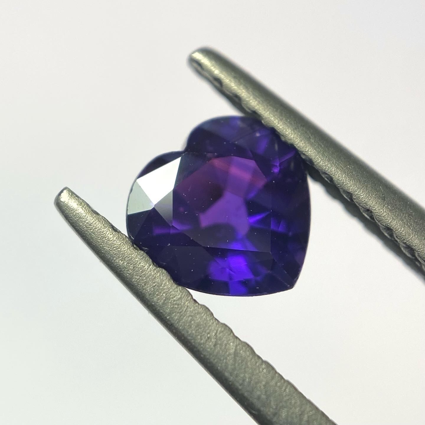 色々なパープルの世界　サファイア♡