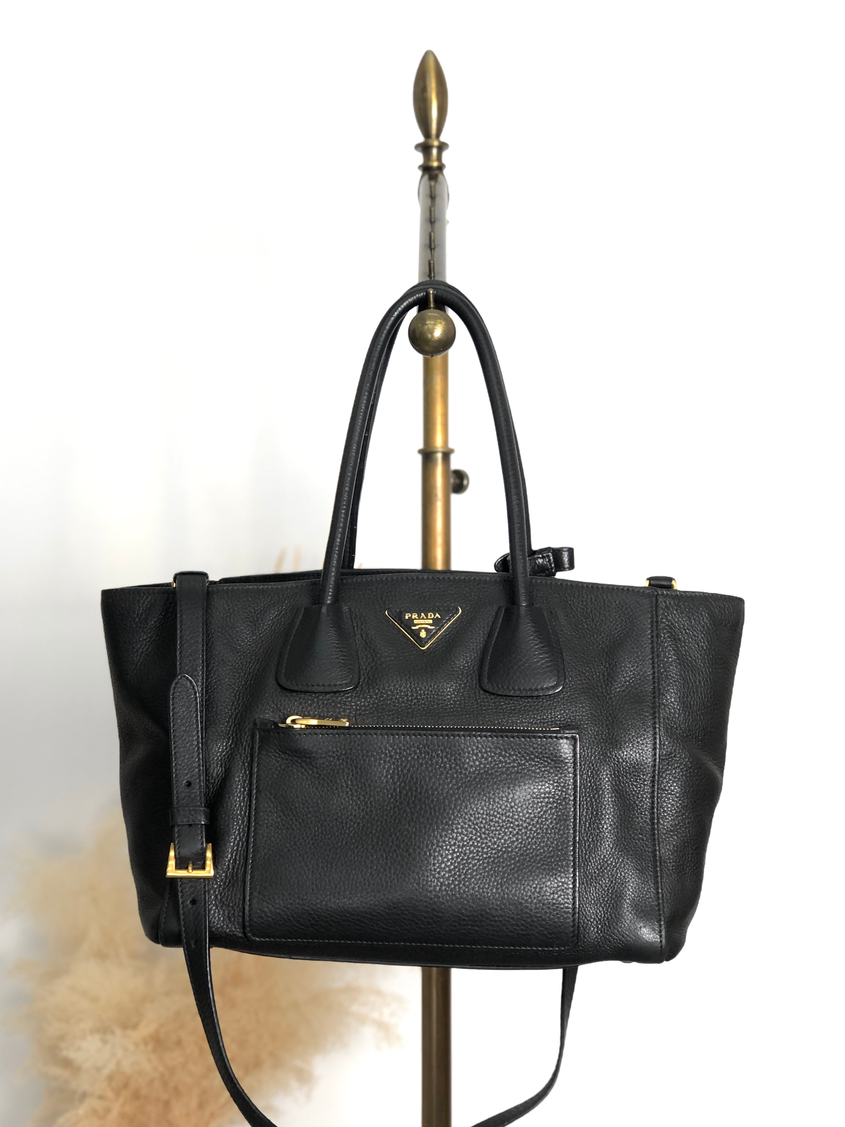 PRADA プラダ ショルダーバッグ ブラック トライアングルロゴ レザー 2WAY vintage ヴィンテージ オールド ux6vuz