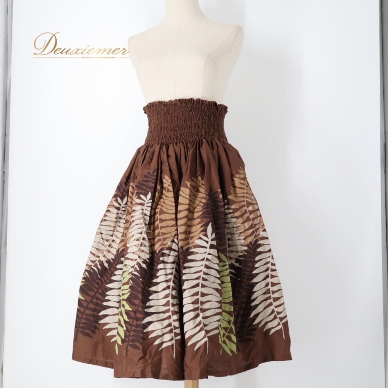 フラダンス 衣装 パウスカート ブラウン系 ハレクアイレア 日本製 植物柄 ハワイアンプリント シングル スカート フレア 軽やか かわいい おしゃれ 上品 大人っぽい アロハ フラ ダンス レッスン 練習 ホワイト系 グリーン系 茶 白 黄緑 フラダンス 衣装 おしゃれ スカート モダン 軽量 カジュアル 踊り