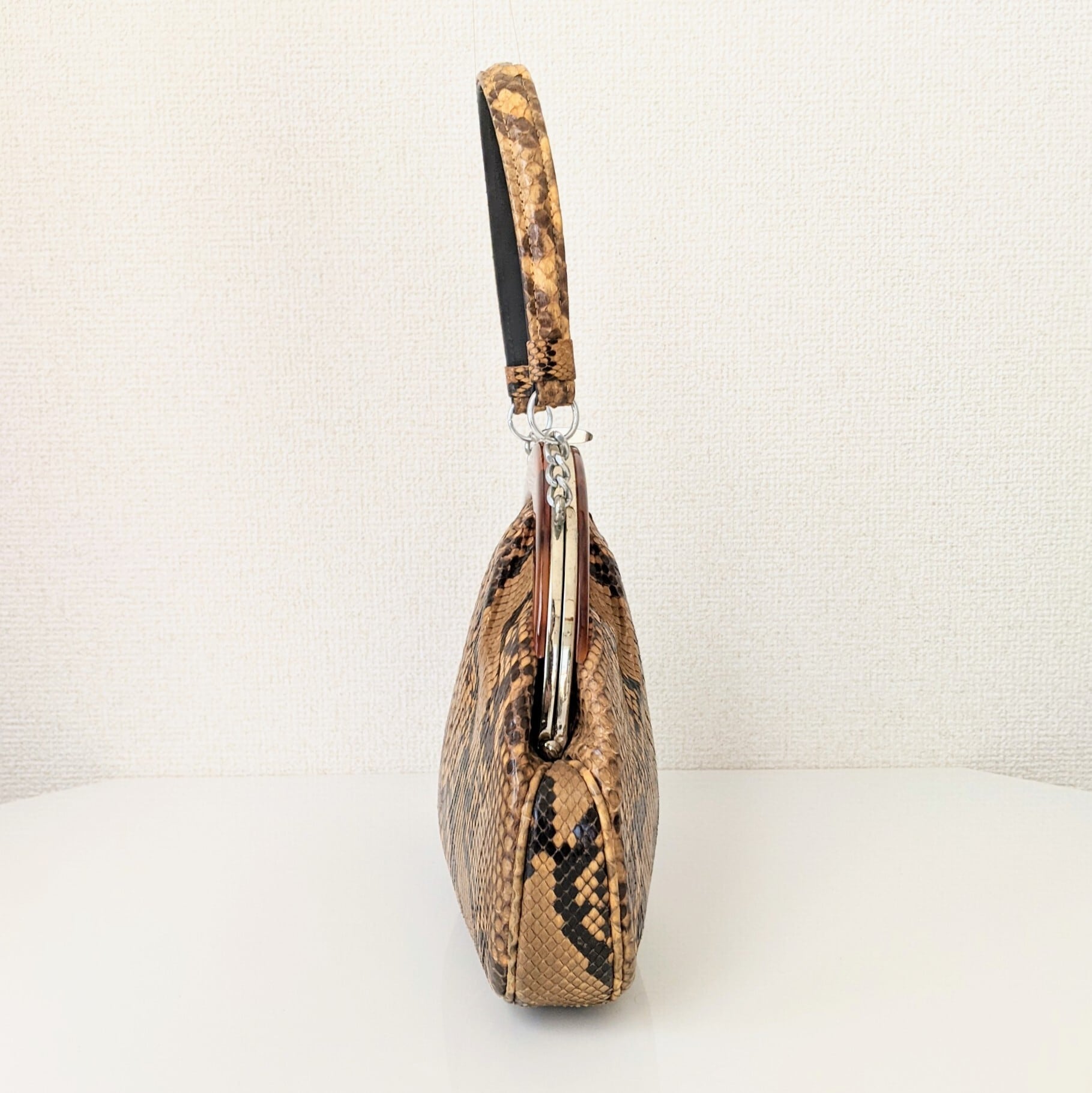 Vintage】パイソンレザーハンドバッグ 茶×ベージュ 蛇柄 べっ甲 Vintage】パイソンレザーハンドバッグ 茶×ベージュ 蛇柄 べっ甲
