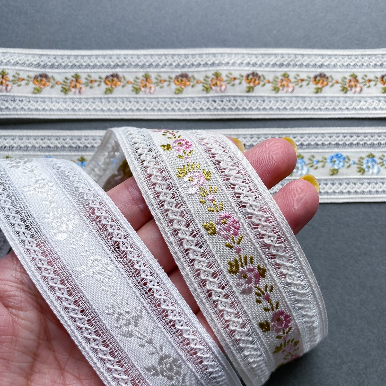 再入荷〉MOKUBA お花刺繍ジャガードリボン（50cm〜） | Dua