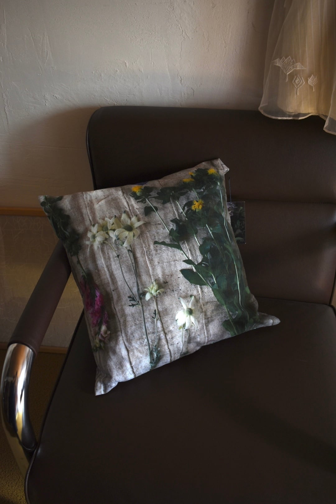 rūpa print fabric cushion(中材入り)"All living things have meaning "