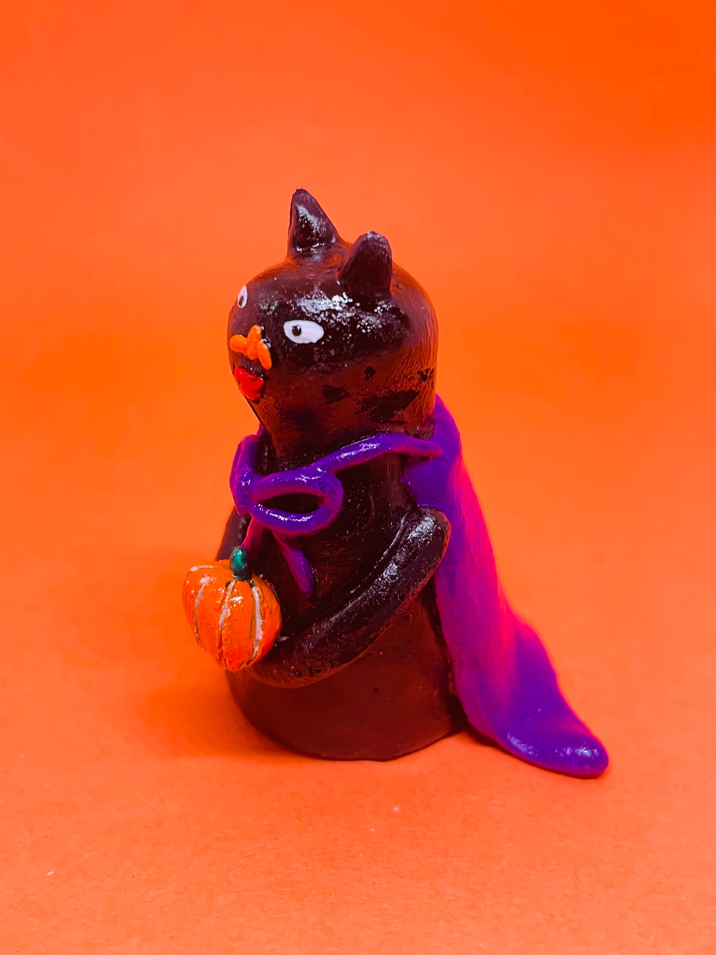 かぼちゃを持ったハロウィン黒猫 オーブン粘土 | MOFU56 雑貨 個性的