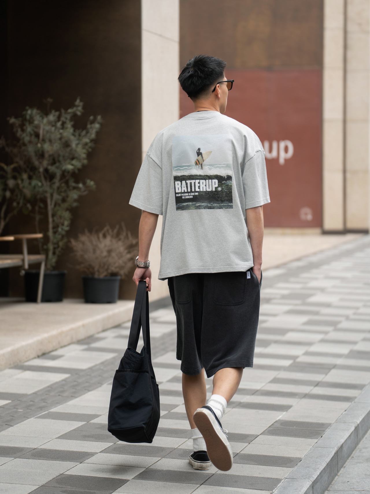 BATTERUP Surf Back Graphic Tee（サーフバックグラフィックT）