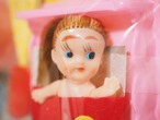 「LUCKEY TOY」ベッド付きカール人形と小物セット（破損あり） 画像4
