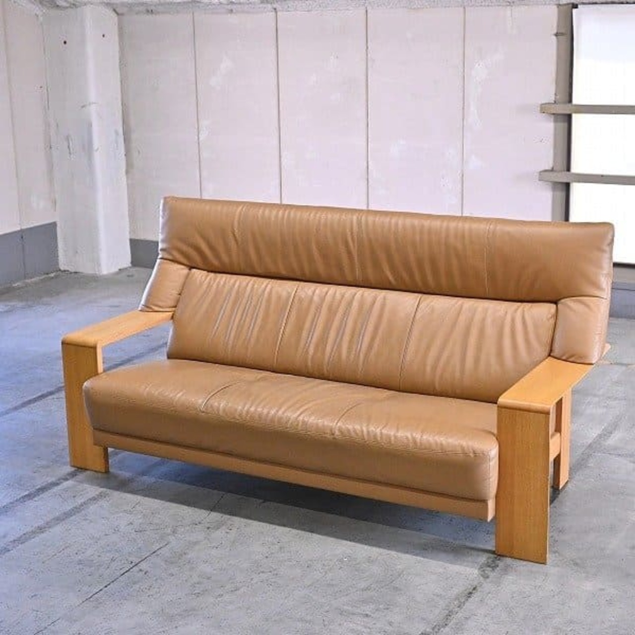 カリモク チターノ 20万「ダンテ」オーク無垢 3人掛けソファ 本革 木肘 3P トリプルソファ 長椅子 重厚感 モダン karimoku chitano【中古家具/中古インテリア/USED家具ユーズド家具/リサイクル】