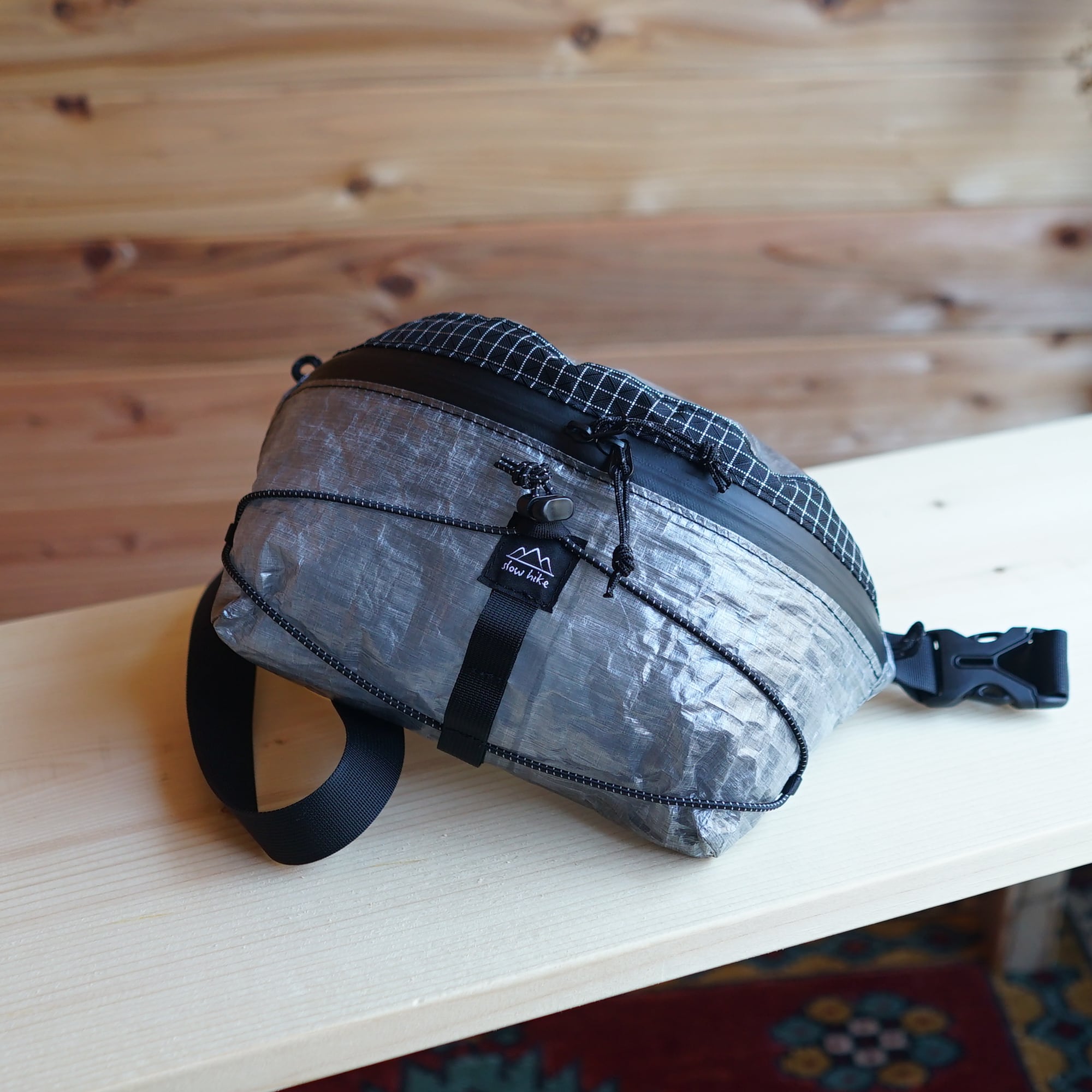 バッグ 4KZM 9/26 Restock】無重力 DCF｜ハイカーナナメバッグM | slow hike