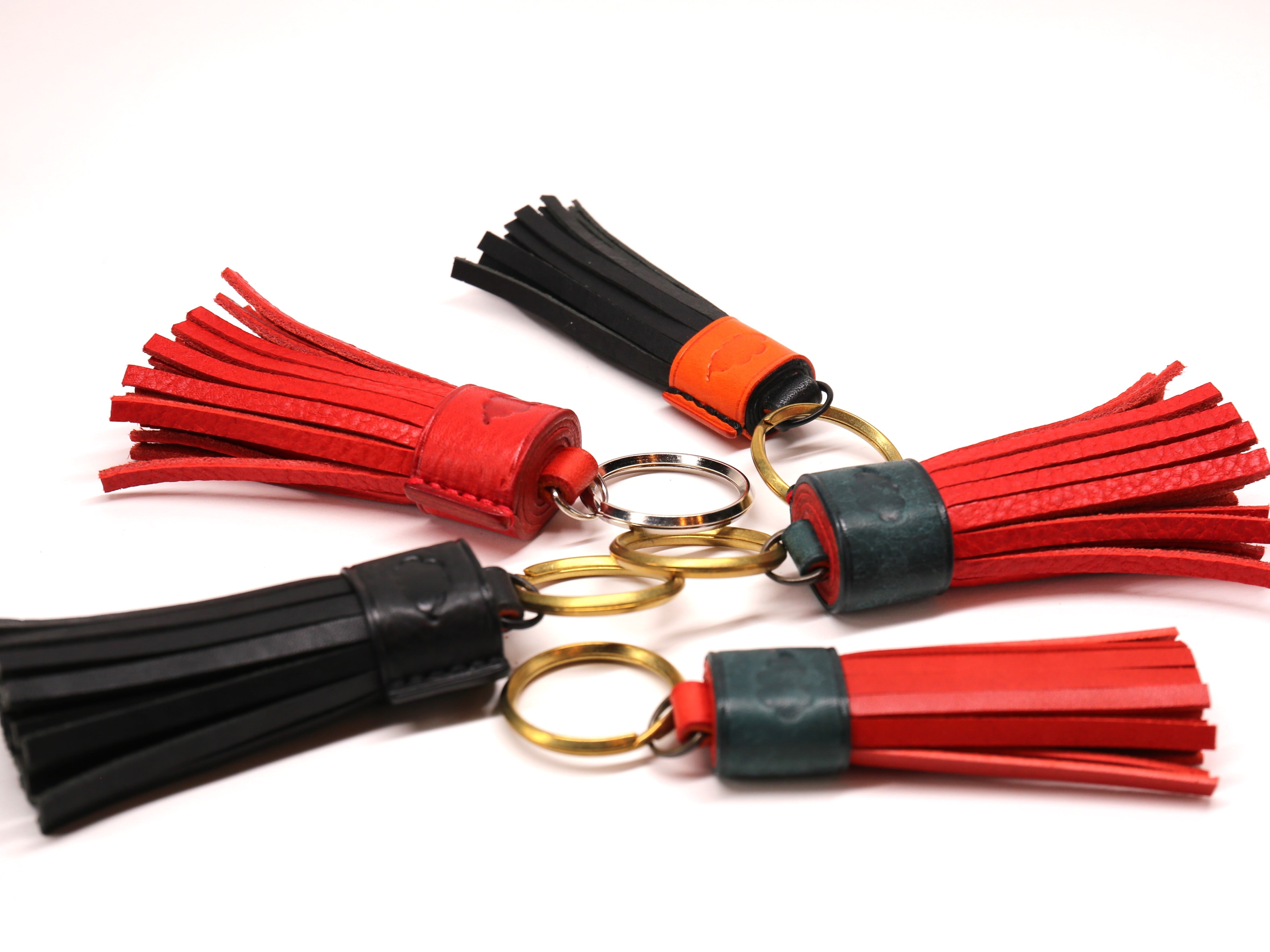 フリンジキーホルダー（ブルー×レッド硬仕上げ）バイカラー仕様 | kumosan