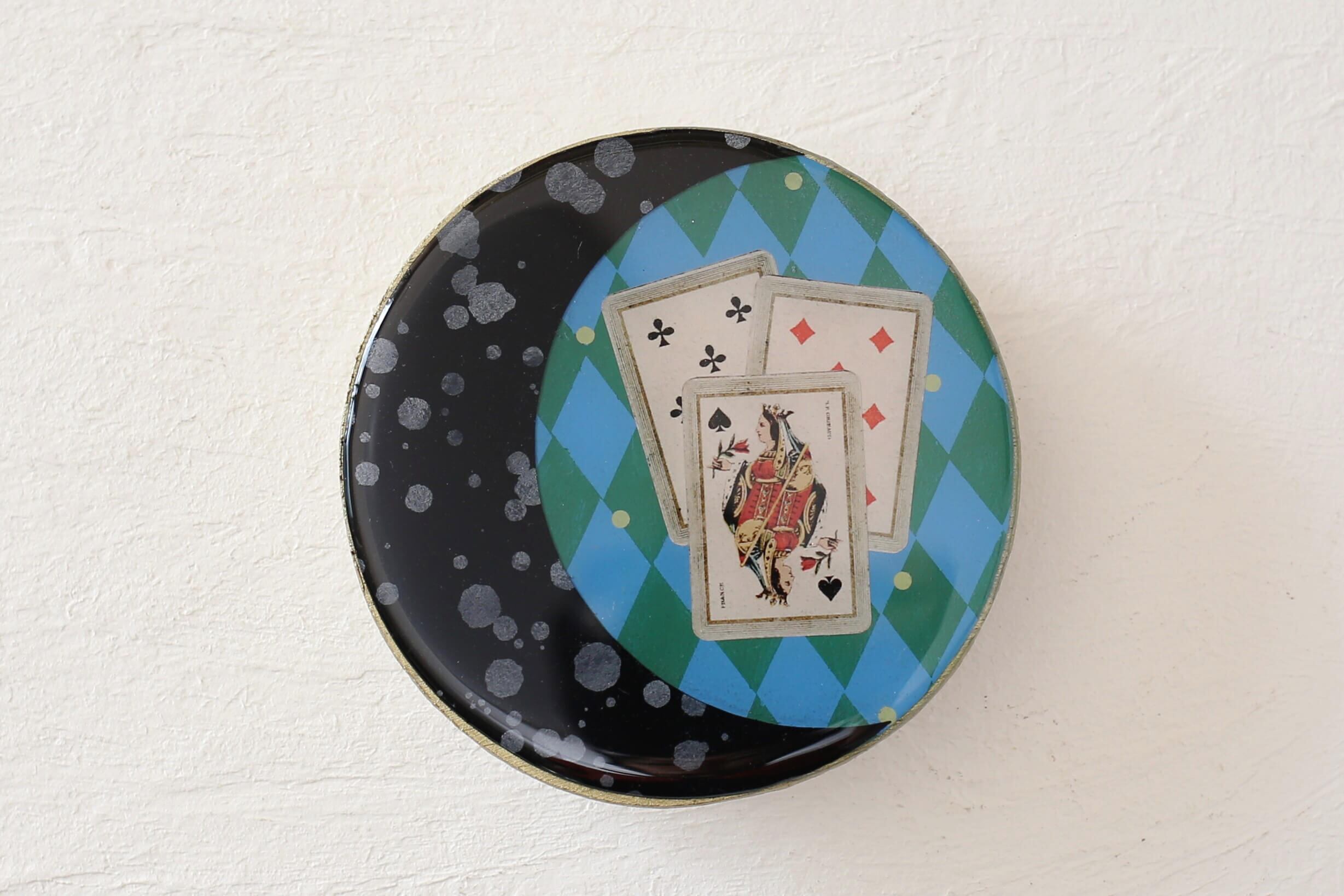 壁掛けオブジェ「月とトランプ」 M-045