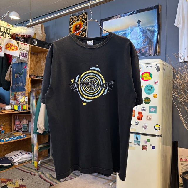 00s OLD NAVY spiral design Tee 075D