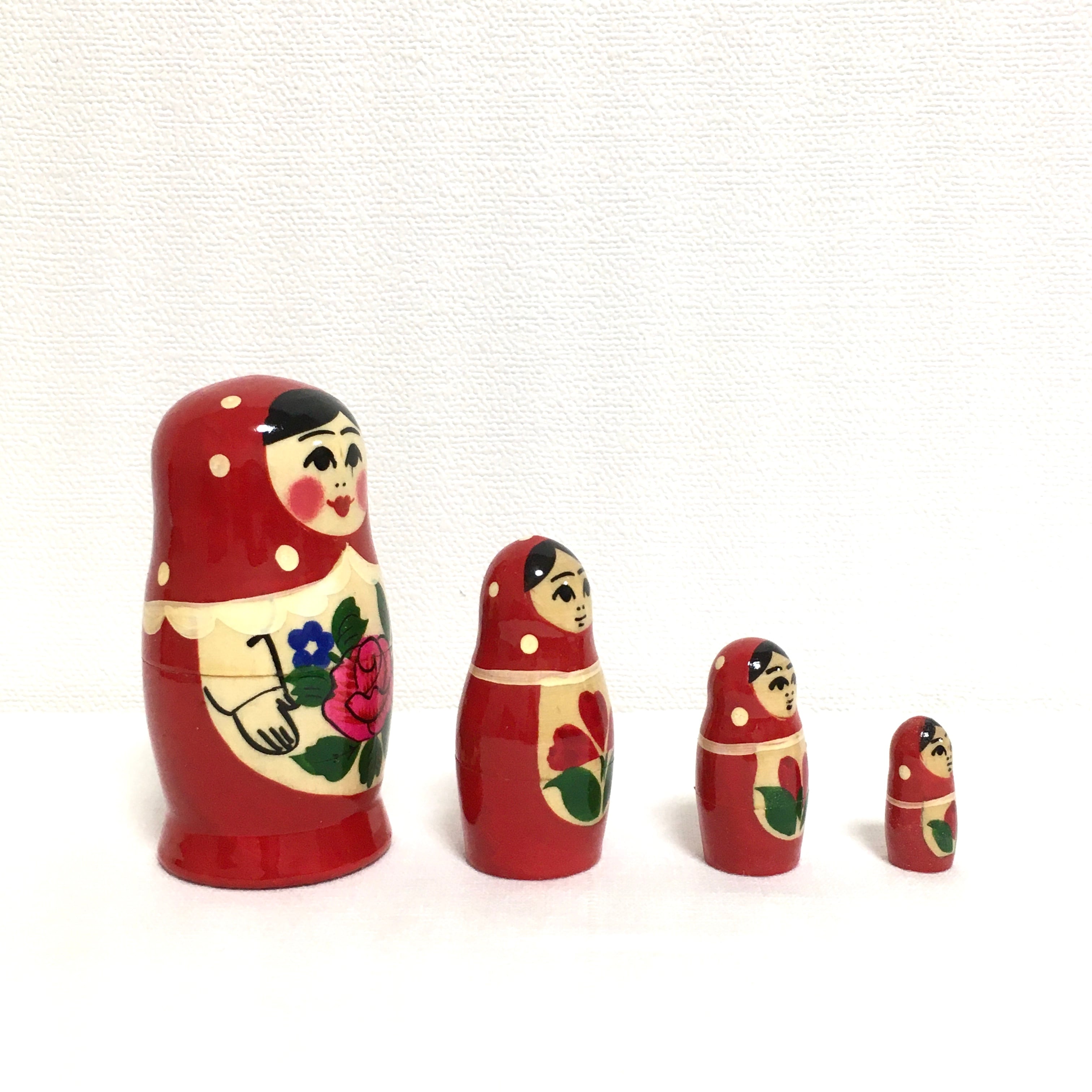女の子 伝統柄 マトリョーシカ 9cm 4ピース 赤 ロシア製 セミョーノフ