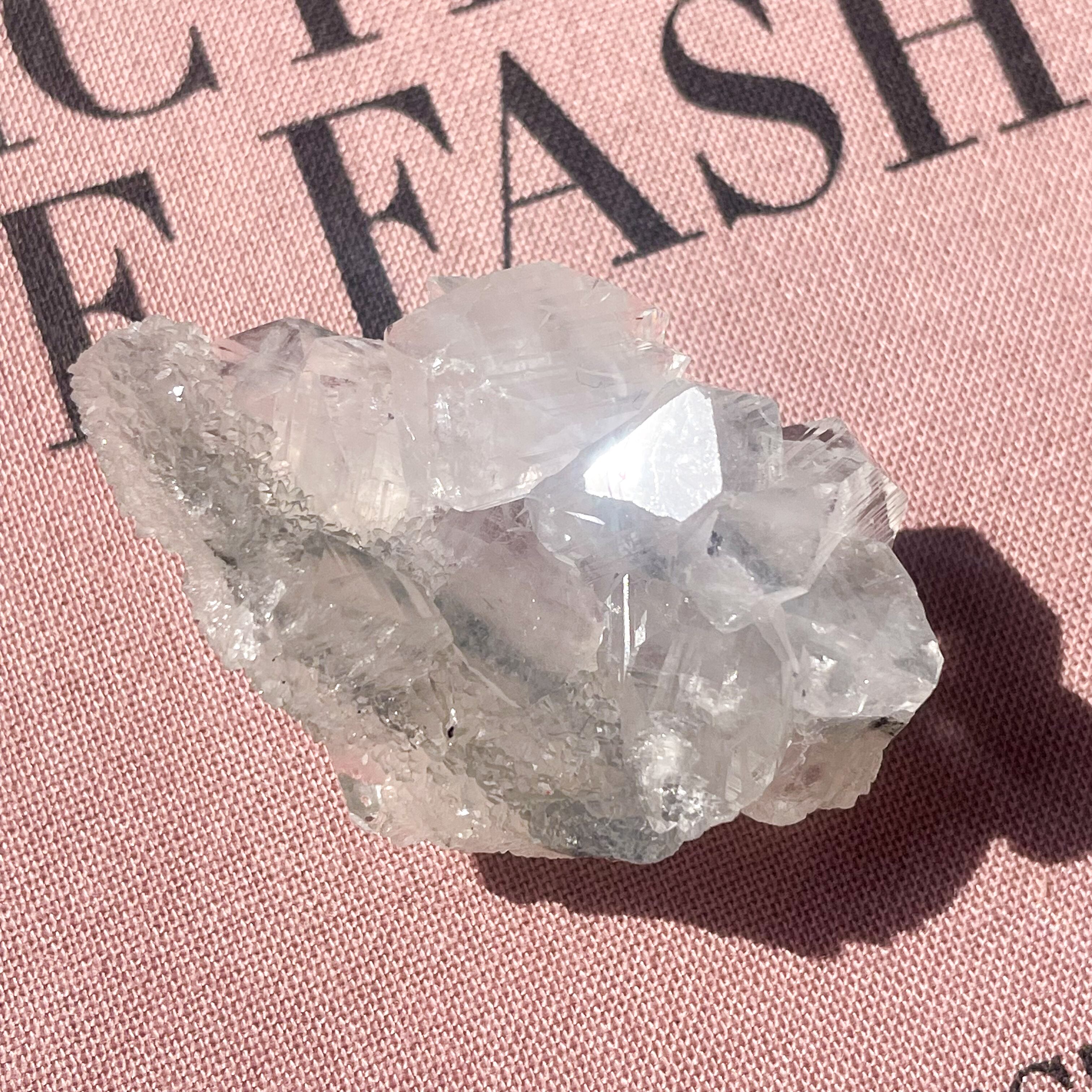 Apophyllite Cluster ✧ アポフィライト 16