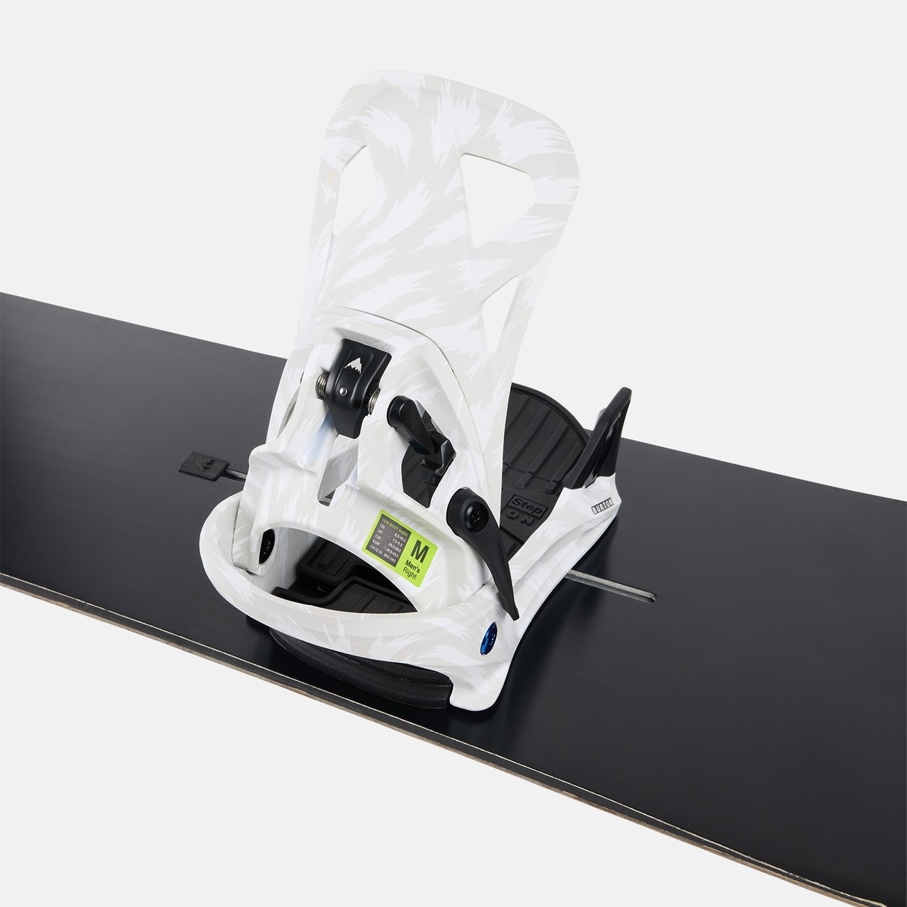 ボード・ブーツ・バインディング・ウェアの全てを収納して、背負うの  