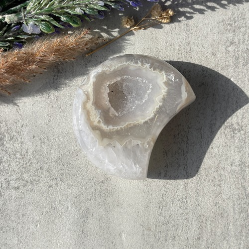 ブラジル産 アゲートムーン｜ドゥルージー入り・レイヤー構造が美しい瑪瑙／UV反応あり