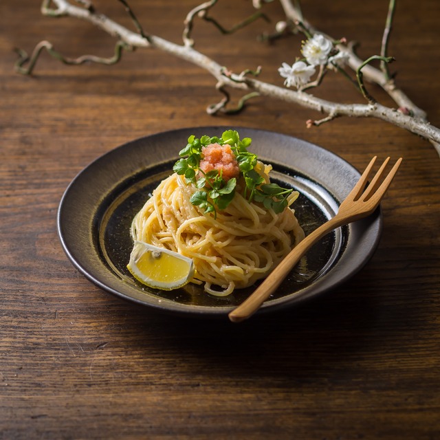 7寸リム皿 窯変黒釉（中皿・メインディッシュ・パスタ皿） ／北側雄一