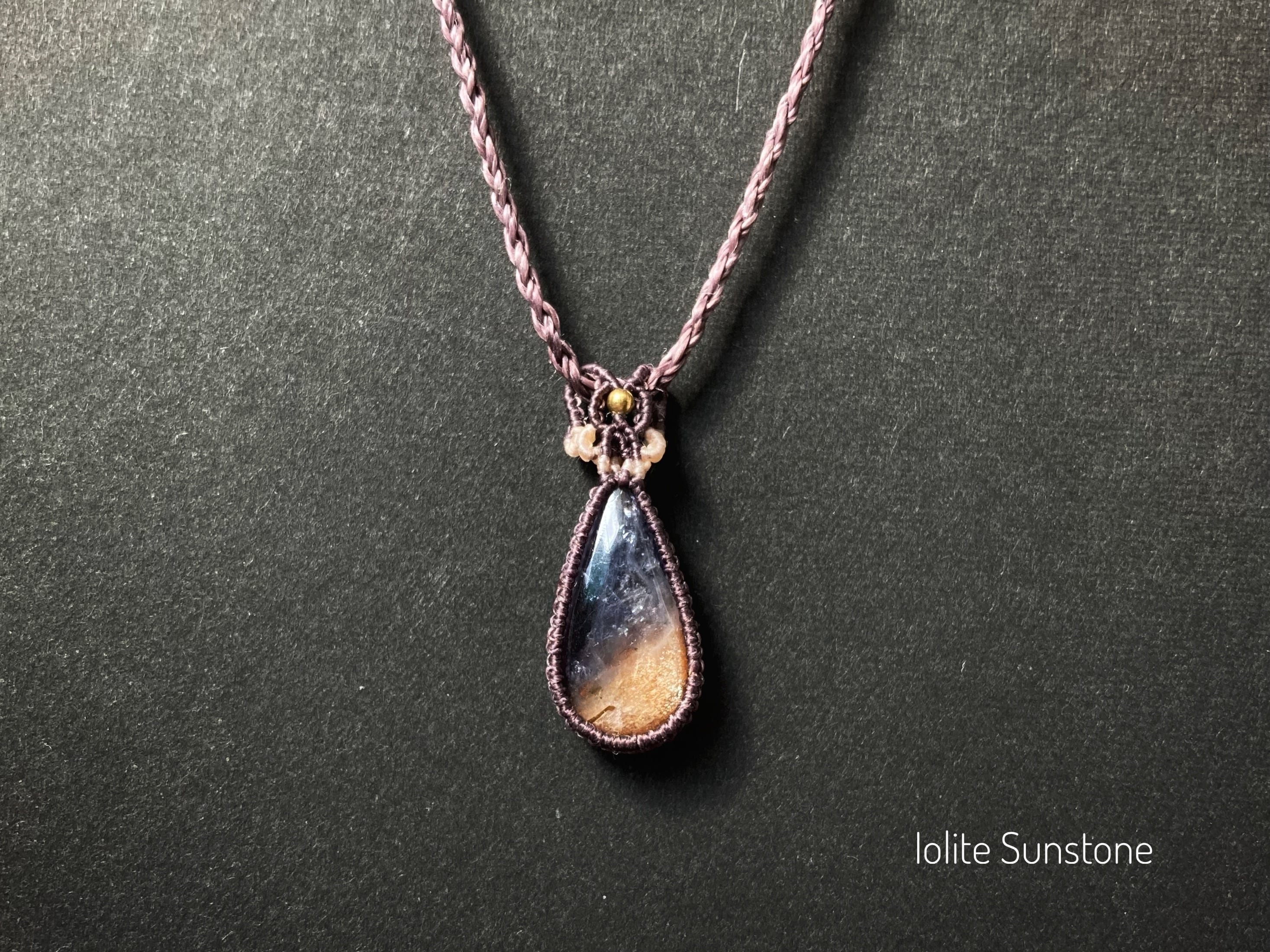 バイカラーアイオライトサンストーン macrame necklace | PAY ID