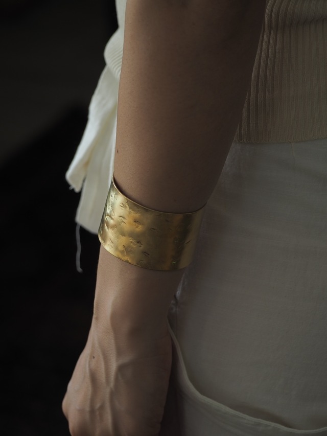 WIDE SQUARE BANGLE