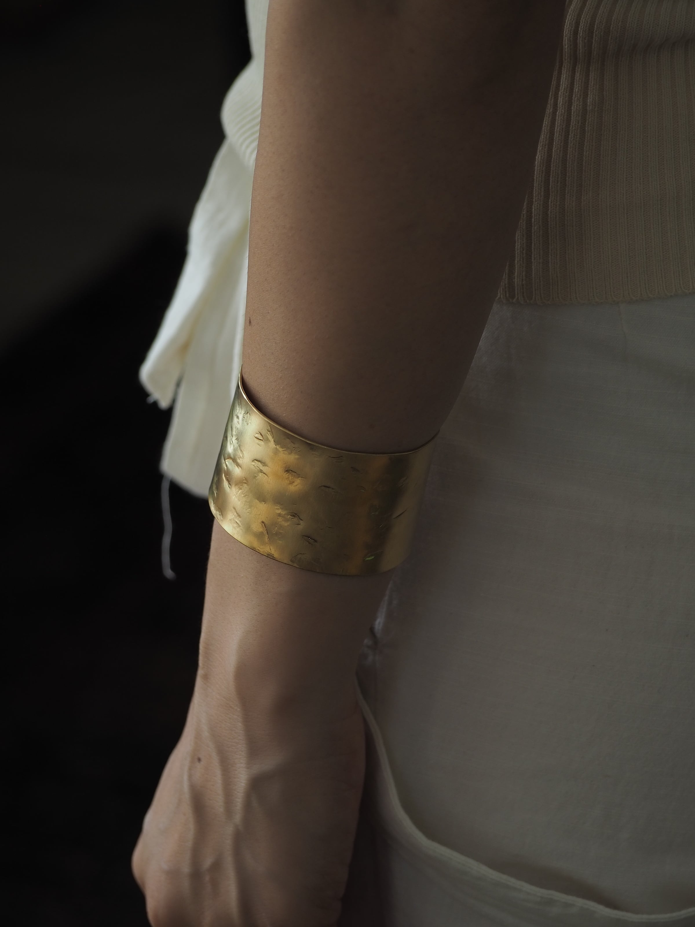 WIDE SQUARE BANGLE