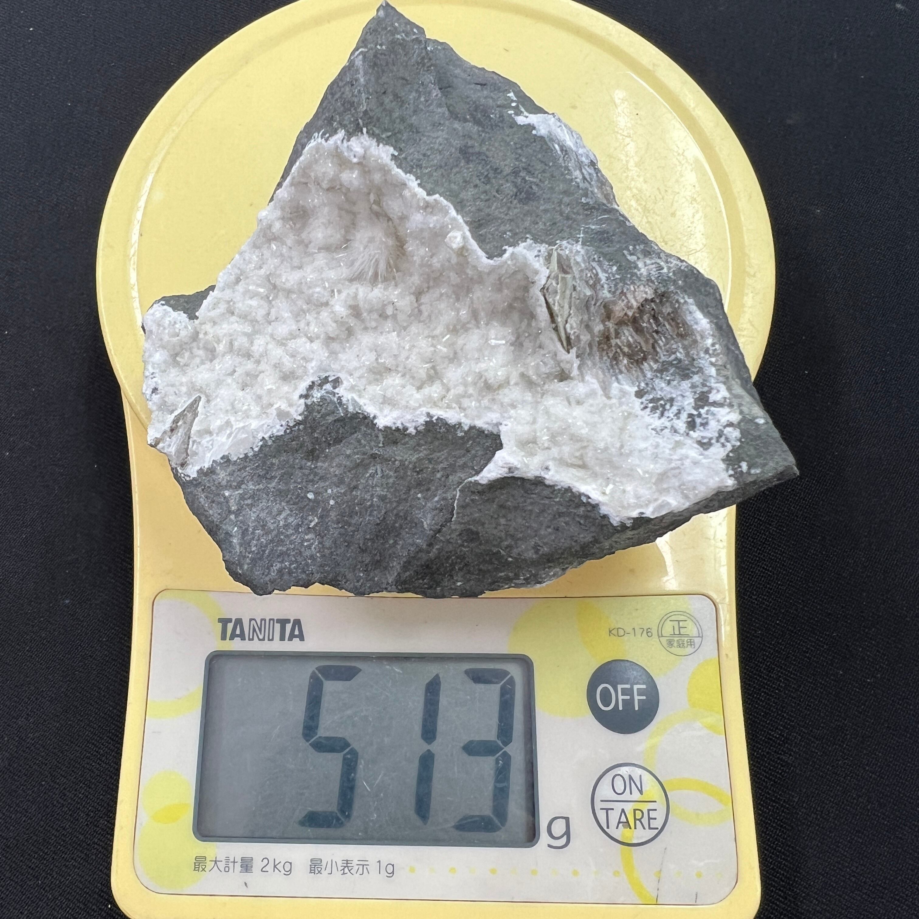 E21128】オーケン石 オケナイト 沸石 鉱物標本 原石 天然石