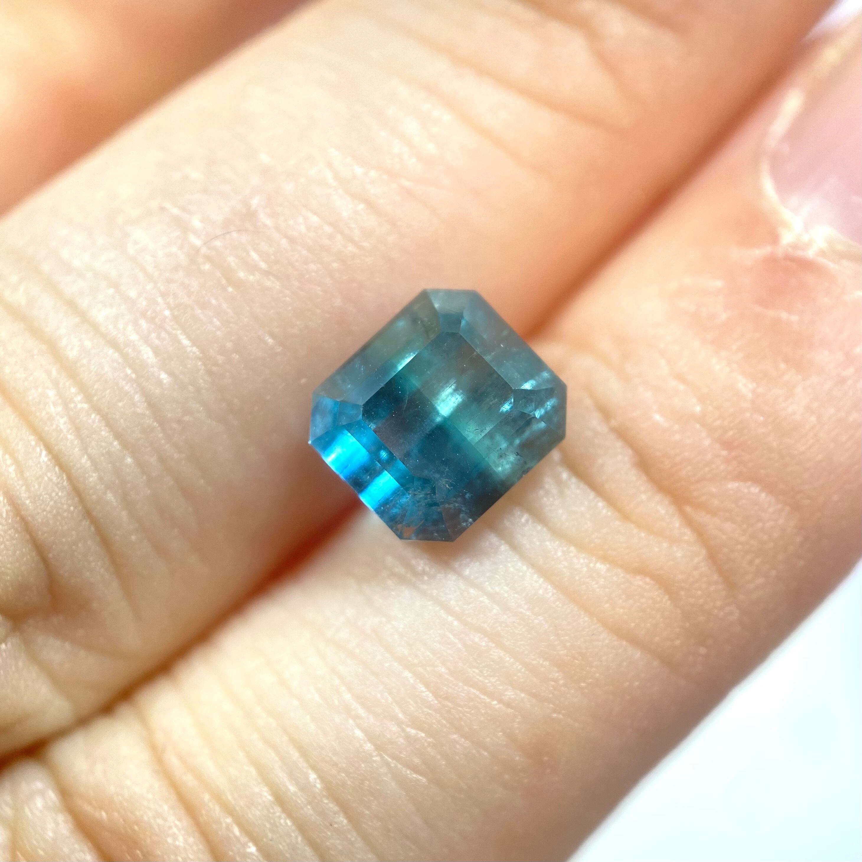 濃淡の個性豊かなトルマリン