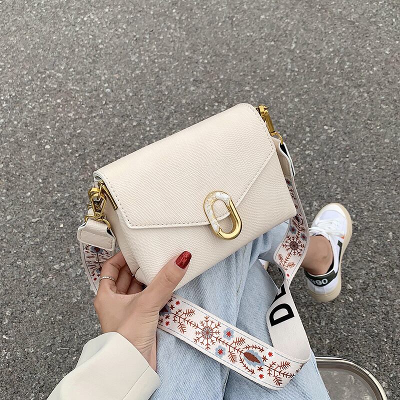 レディースバッグ2020人気ニューウェーブサマーファッションブロードバンドワンショルダーメッセンジャーバッグウエスタンワイルドスモールスクエアバッグ Tiancai_Wing_Bag4339139