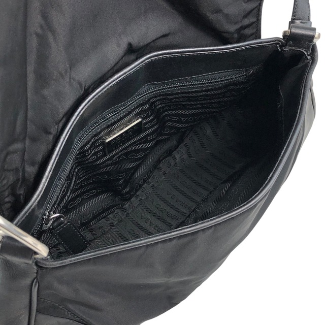 PRADA プラダ ショルダーバッグ ブラック フロントバックル トライアングルロゴ ナイロン ワンショルダーバッグ vintage ヴィンテージ オールド dwjuwu