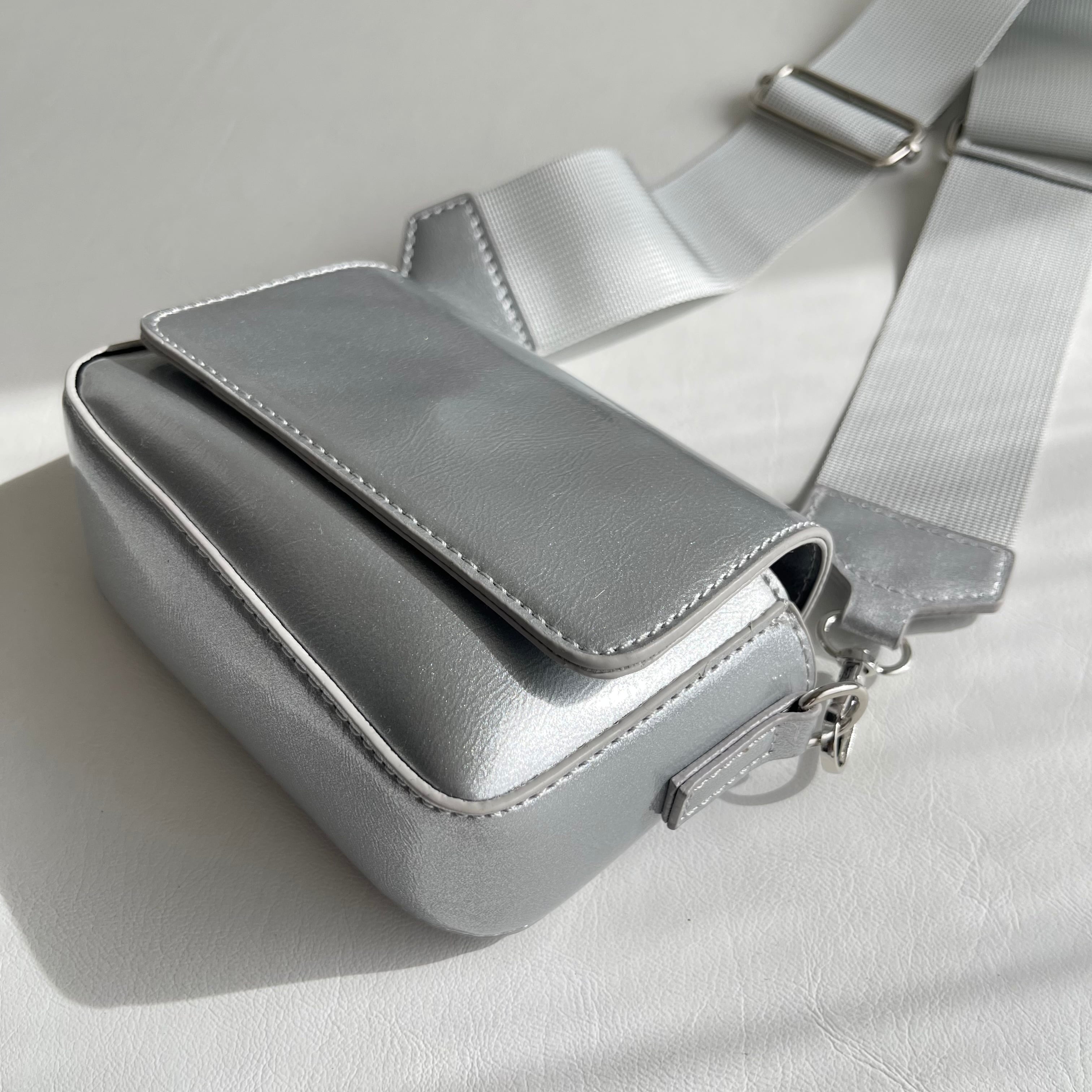 新品未使用　OVAL Shoulder Strap Bag meong blue One Handle OVAL Shoulder Strap Bag ＆ mini body bag | meong blue