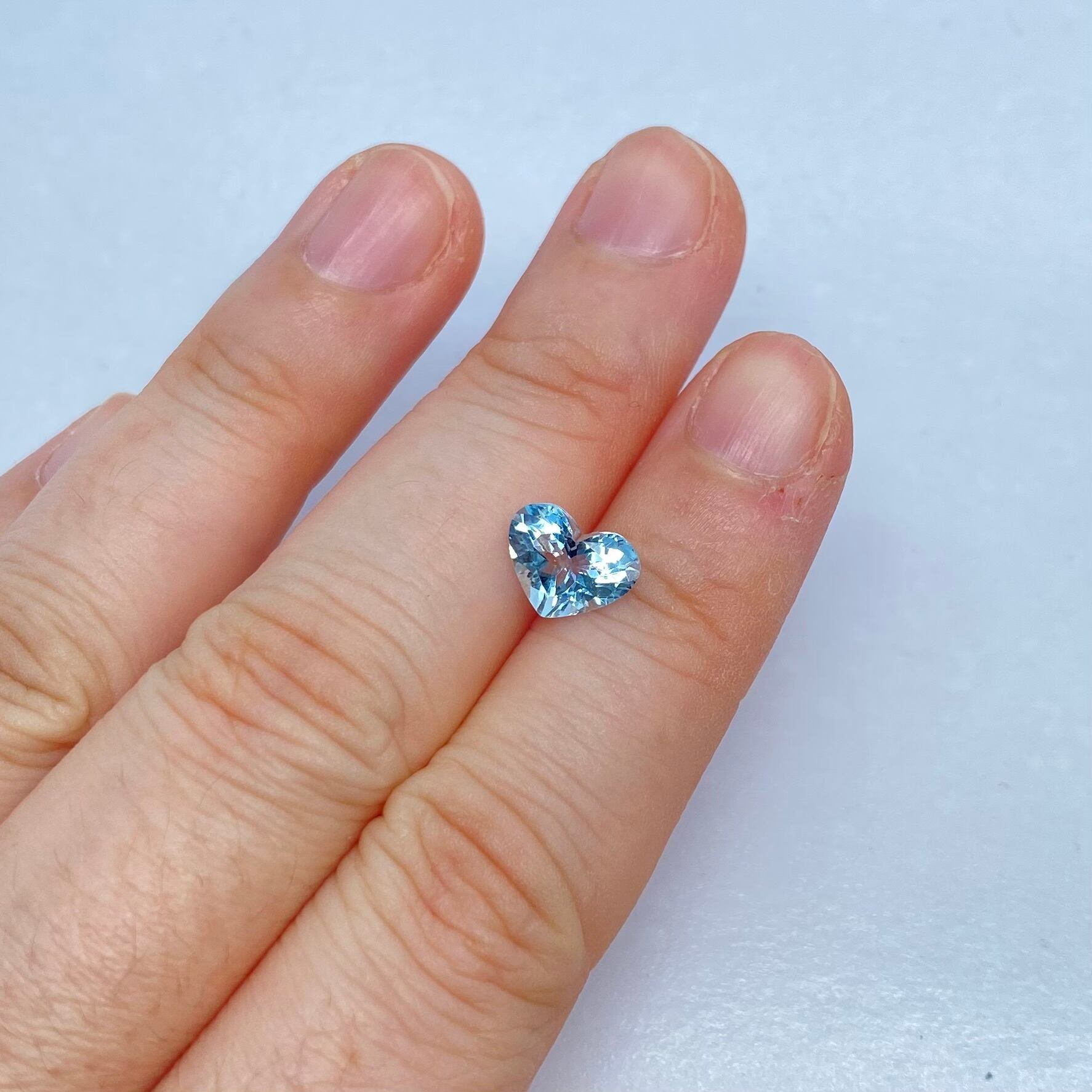 みずみずしいハートのアクアマリン