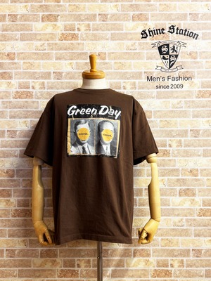 【ジョンブル】アーティストTシャツ（GREEN DAY nimrod. Tシャツ）カラー：ブラウン