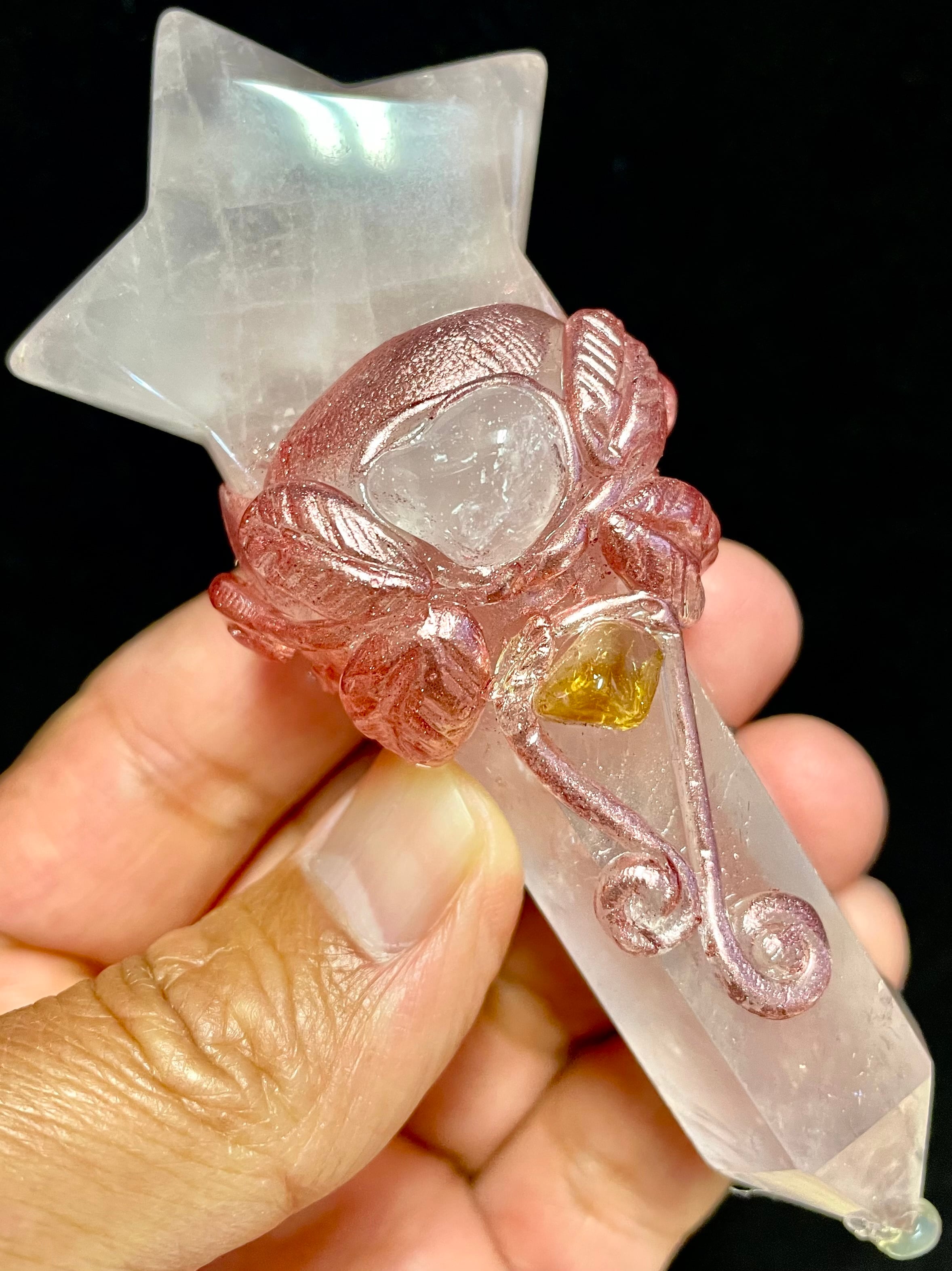 4) 愛と平和のエナジー「ハート・ローズクオーツ」クリスタルワンドB(スタンド付き)