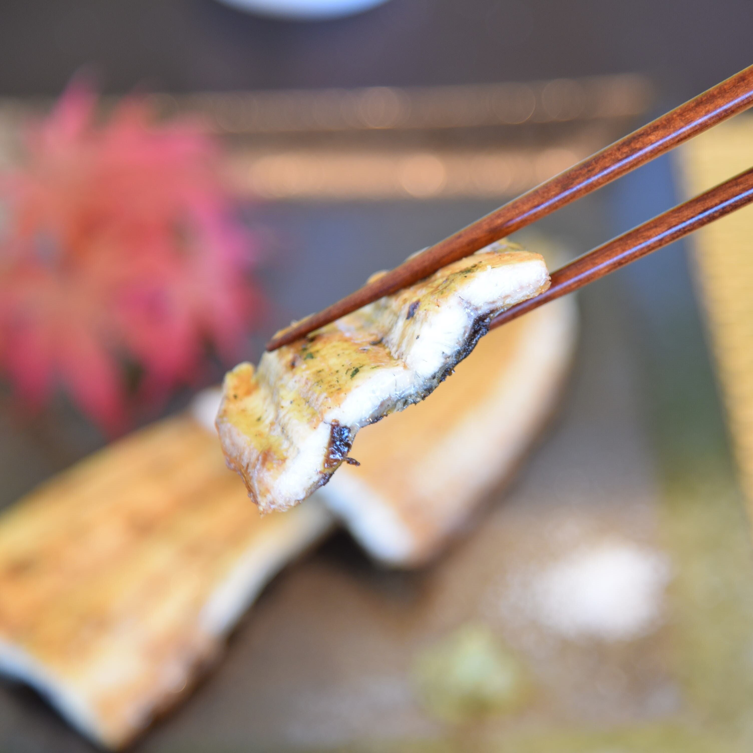 【稀少品】 国産新仔うなぎ炭火白焼き 長焼き / ヤママツ村田商店 4匹 うなぎの白焼き 国産 魚介類(加工食品)