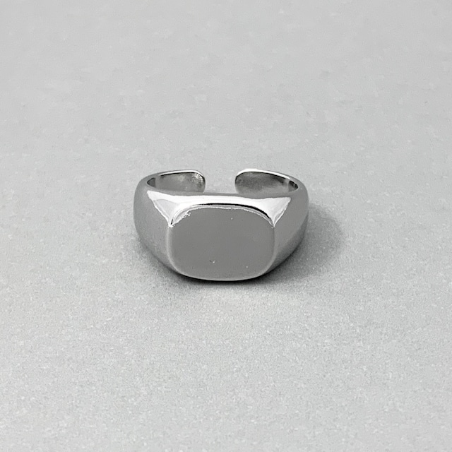 Rounded Square Signet Ring #070