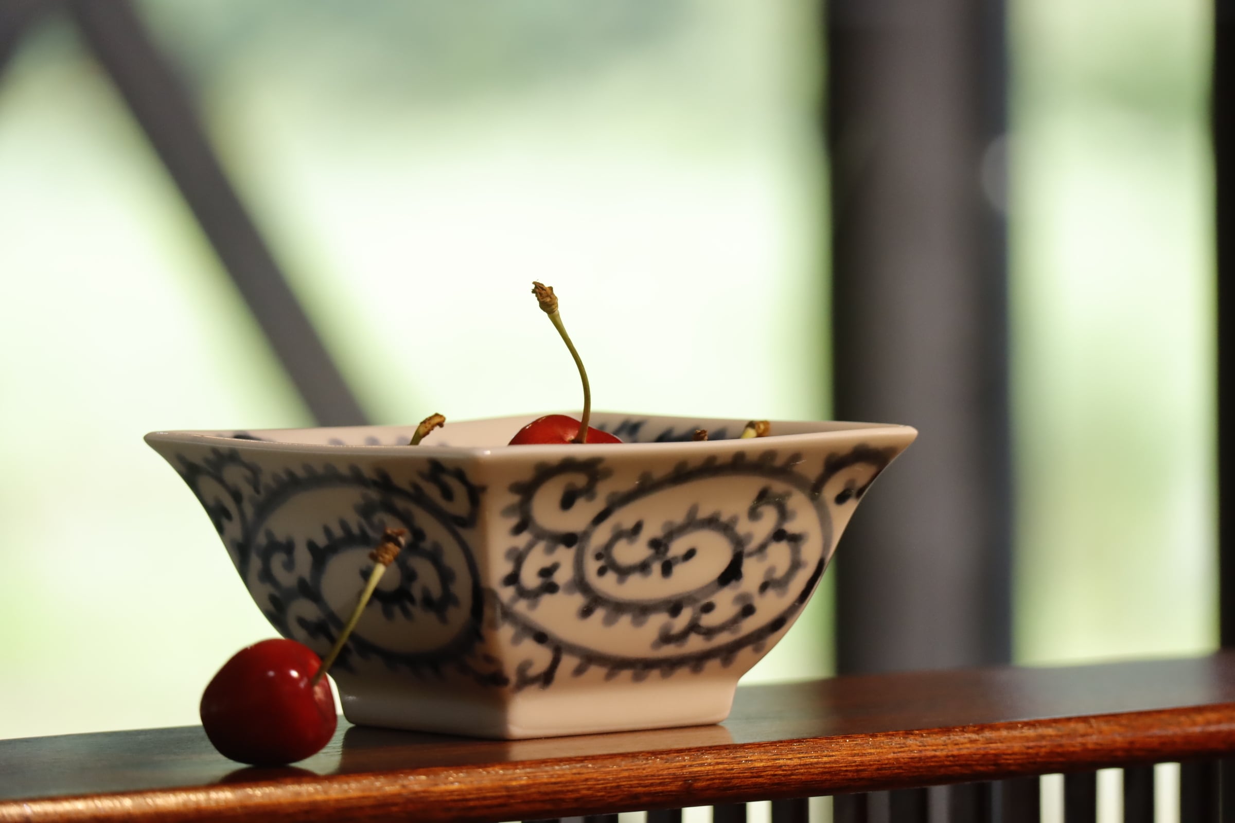 タコ唐草 角小鉢 | 【有田焼 坂本窯陶工房】 陶芸作家の作品 タコ唐草 角小鉢 | 【有田焼 坂本窯陶工房】 陶芸作家の作品