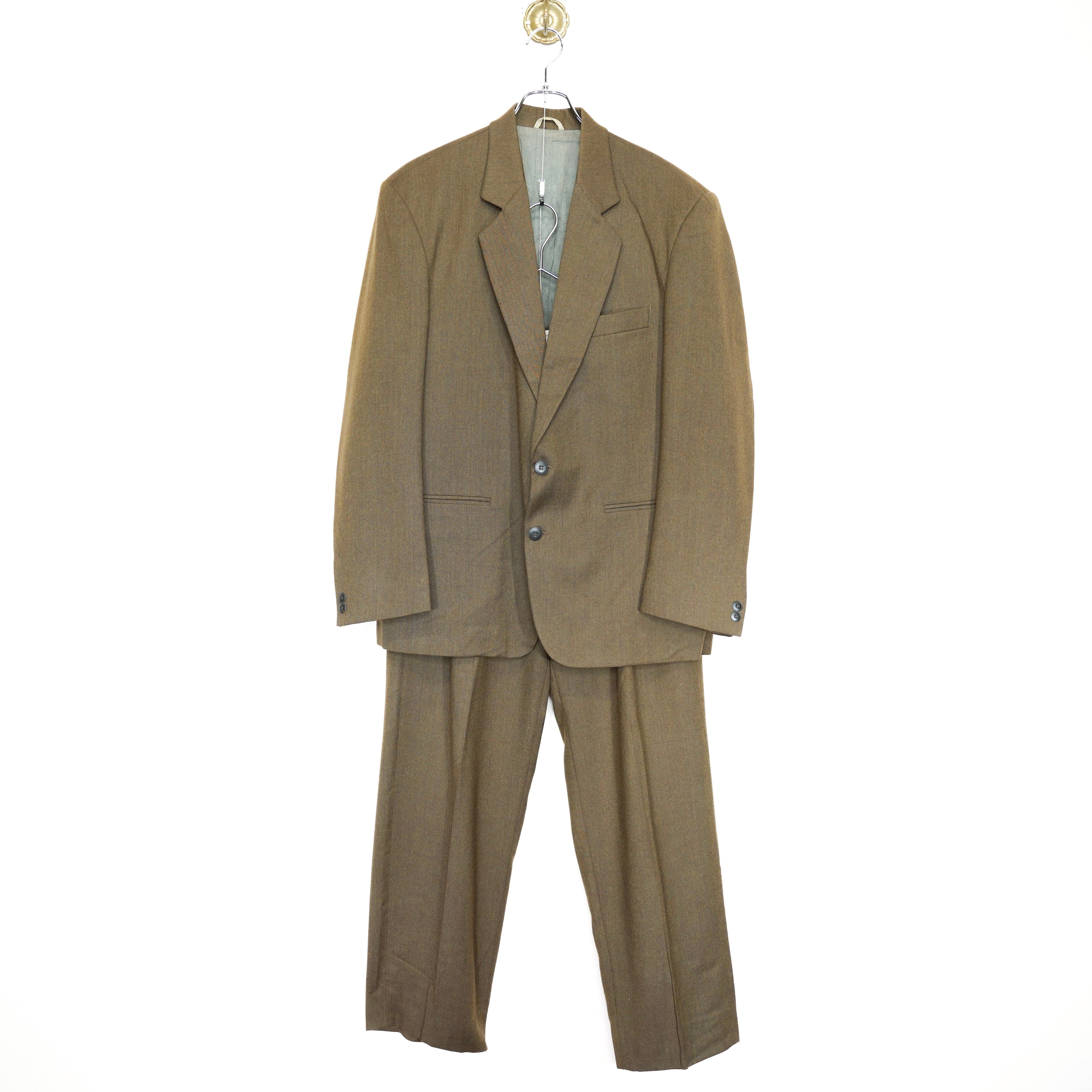 EU VINTAGE OVERTOP OLIVE COLOR WOOL SET UP SUIT MADE IN ITALY 
