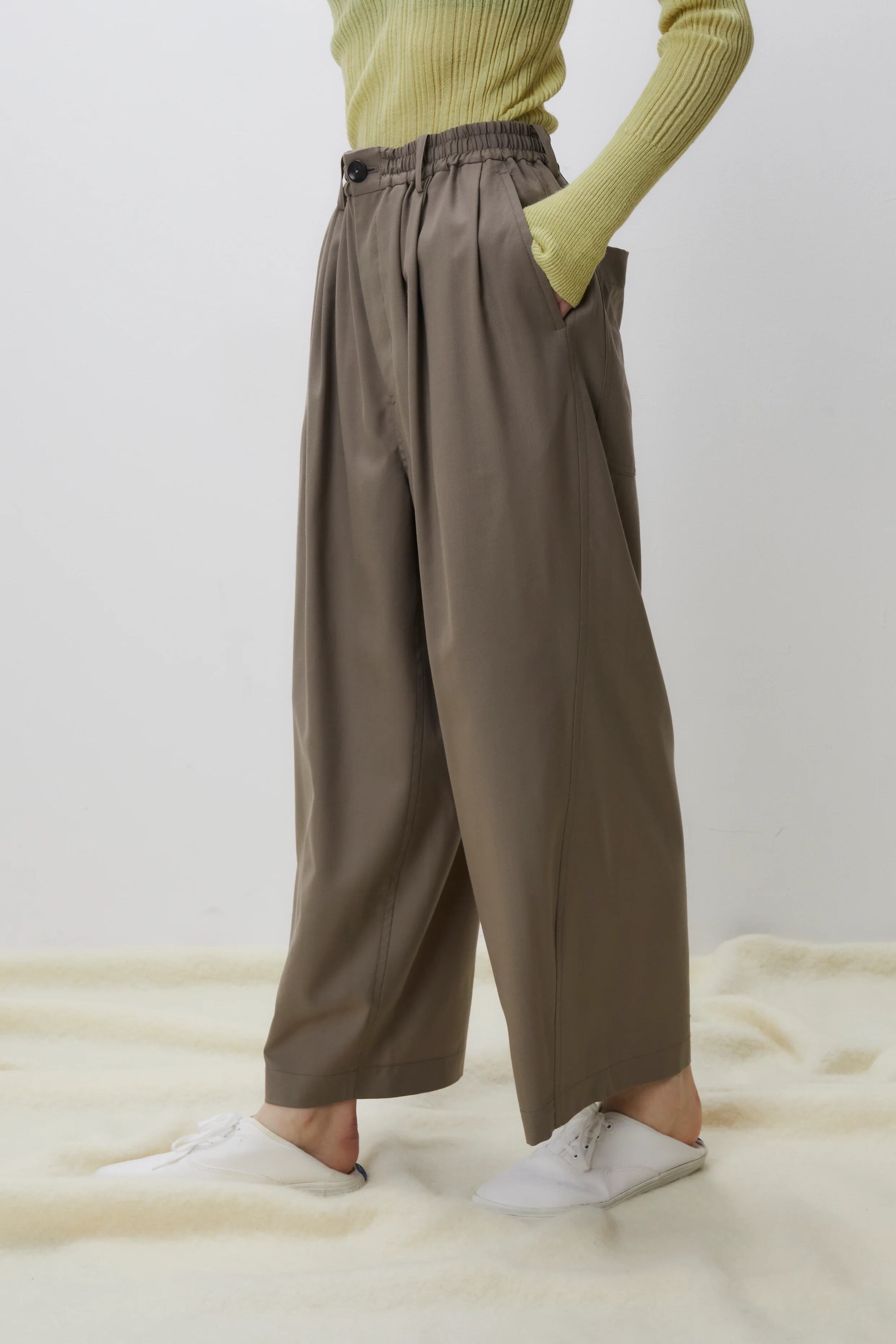 unfil ウールギャバジンワイドトラウザーズ | suifu