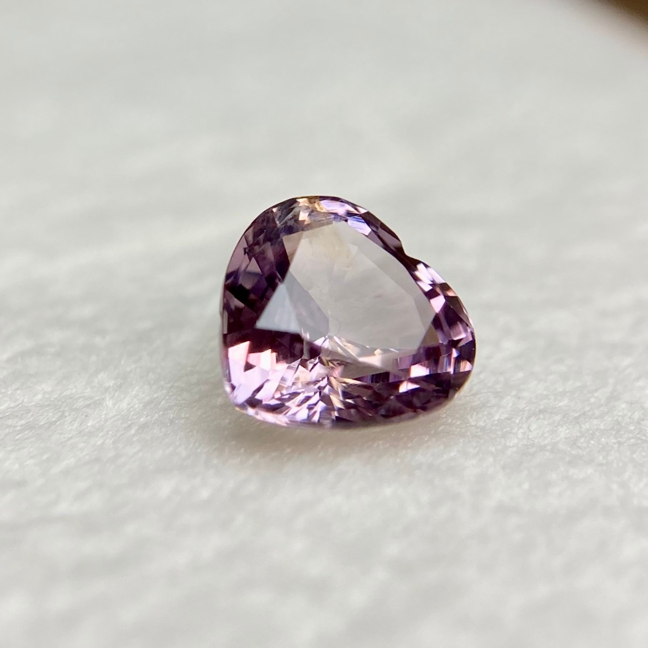 スピネル 1.17ct ハートカット 淡いピンク