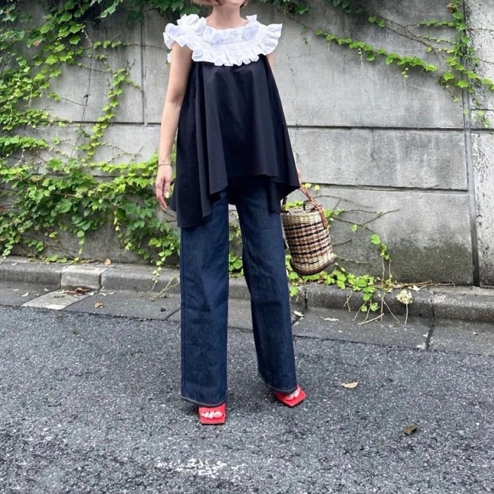 フリルAライントップス Ginette ブラック×ホワイト | Cygne 