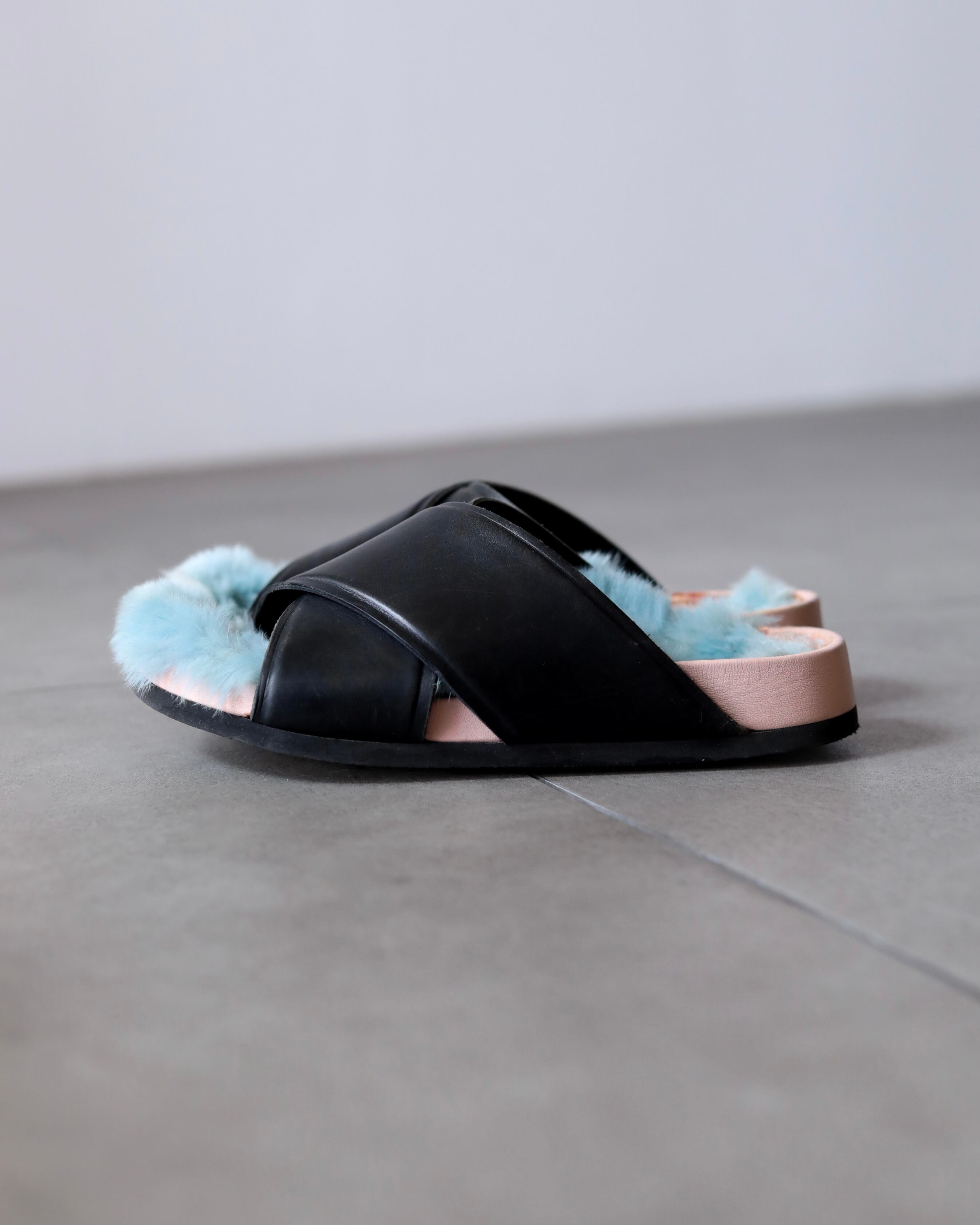 CÉLINE by PHOEBE PHILO fur × leather sandal Made In Italy | oo vintage