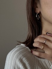 モードラインピアス