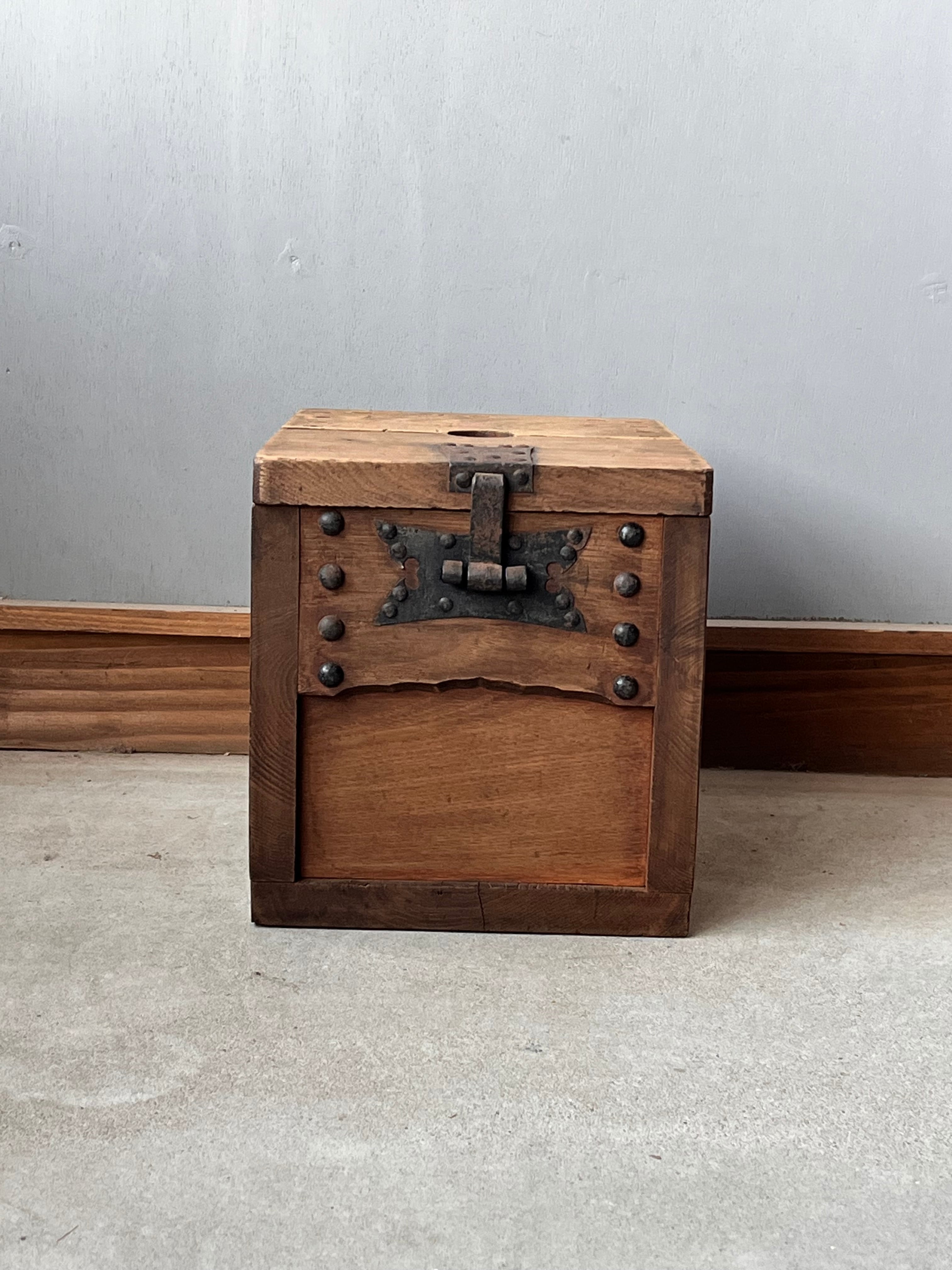 大きめ木箱　真鍮　収納箱　幅約98㎝ ディスプレイ　古道具　古家具　アンティーク 木箱/収納箱 - 古家具・古道具 アンティーク家具 kubu（クブ）