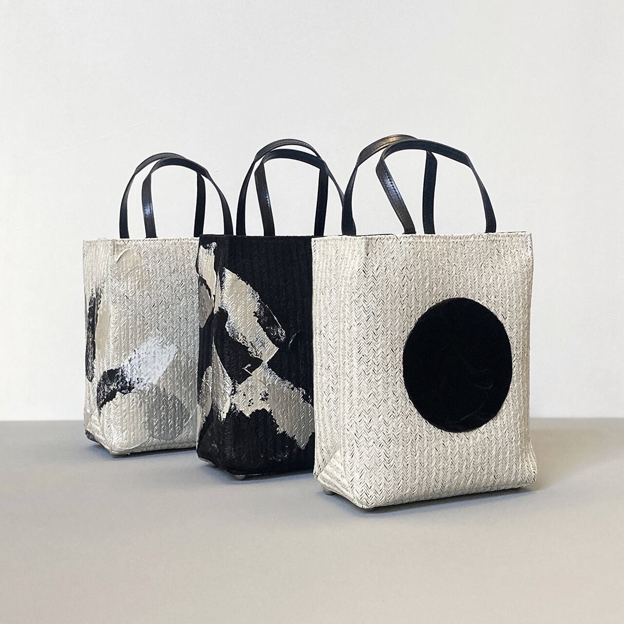 Paper Bag [S] Black / freely painting | textiletells
