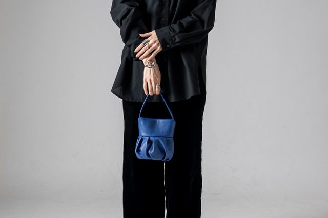 HIDA： leather tote bag-L . black