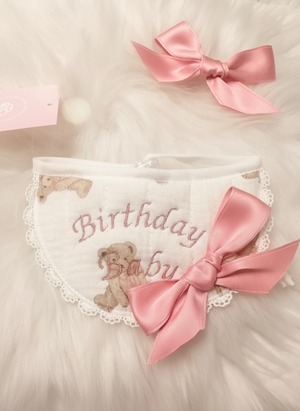 即納販売　［pink］ birthday bear  Bib (＋サテンリボンヘアピン付き)　韓国ハンドメイドブランド　