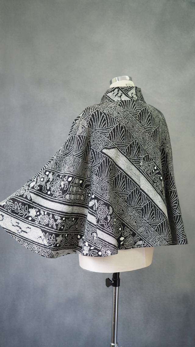 Regenerated Kimono Cape jacket – Handcrafted in Japan/  WAVES OF DEVOTION IN TOTAL SHIBORI  着物リメイクのケープジャケット｜日本のヴィンテージシルクを再生した一点物/総絞りに刻まれた波の献身
