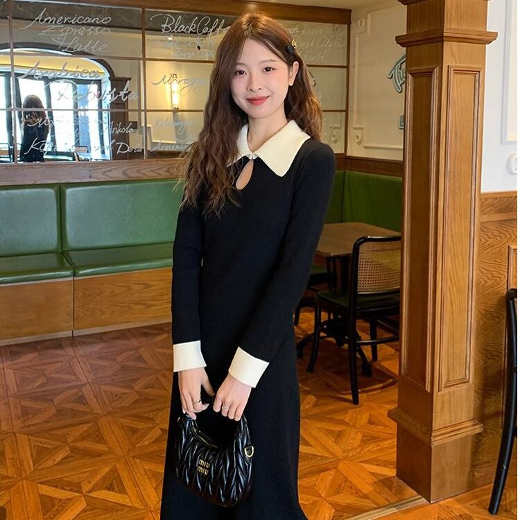 【新作】【送料無料】 2024 秋の新作、春と秋の女性用フレンチ スタイルのコントラスト ラペル ニット ドレス。ベースレイヤーのセーター スカートと合わせて単独で着用できます。 0342077703563