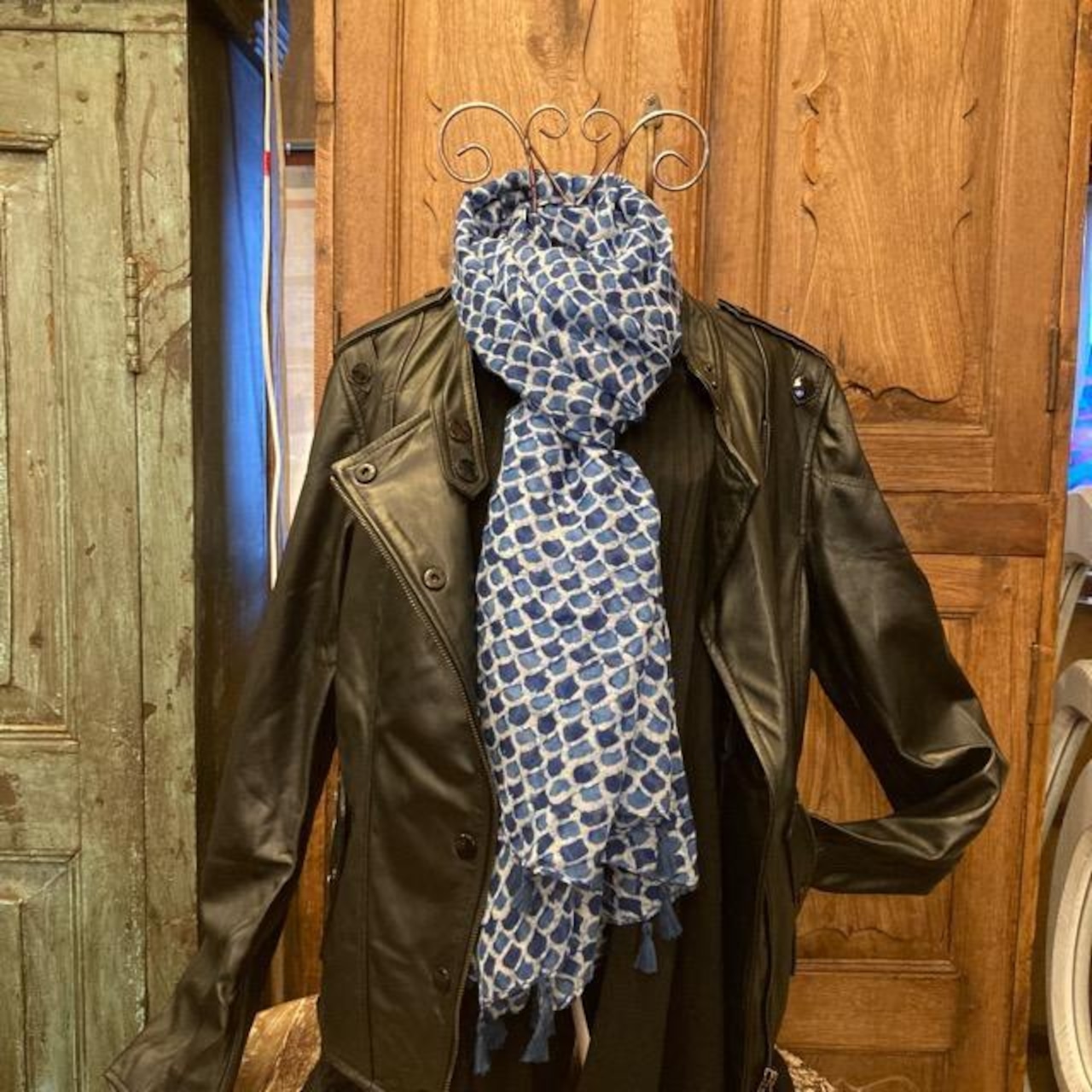 TOPANGA Accessory スムースタッセルビッグストール 全3種 ブルー ブラック スカーフ ショール マフラー 大判ストール 羽織 薄手 フリンジ 冷房対策