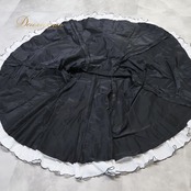 フラメンコ 衣装 アトリエ貴美恵 ツーピース セットアップ 上下セットブラック系 トップス ファルダ スカート ボランテ フリル 段々 黒 白 緑 光沢 高級感 かわいい 上品 ダンス衣装 イベント ステージ おしゃれ ホワイト系 グリーン系 グレイ系
