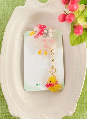 1番人気『オシャレあひるママ親子』ブローチ