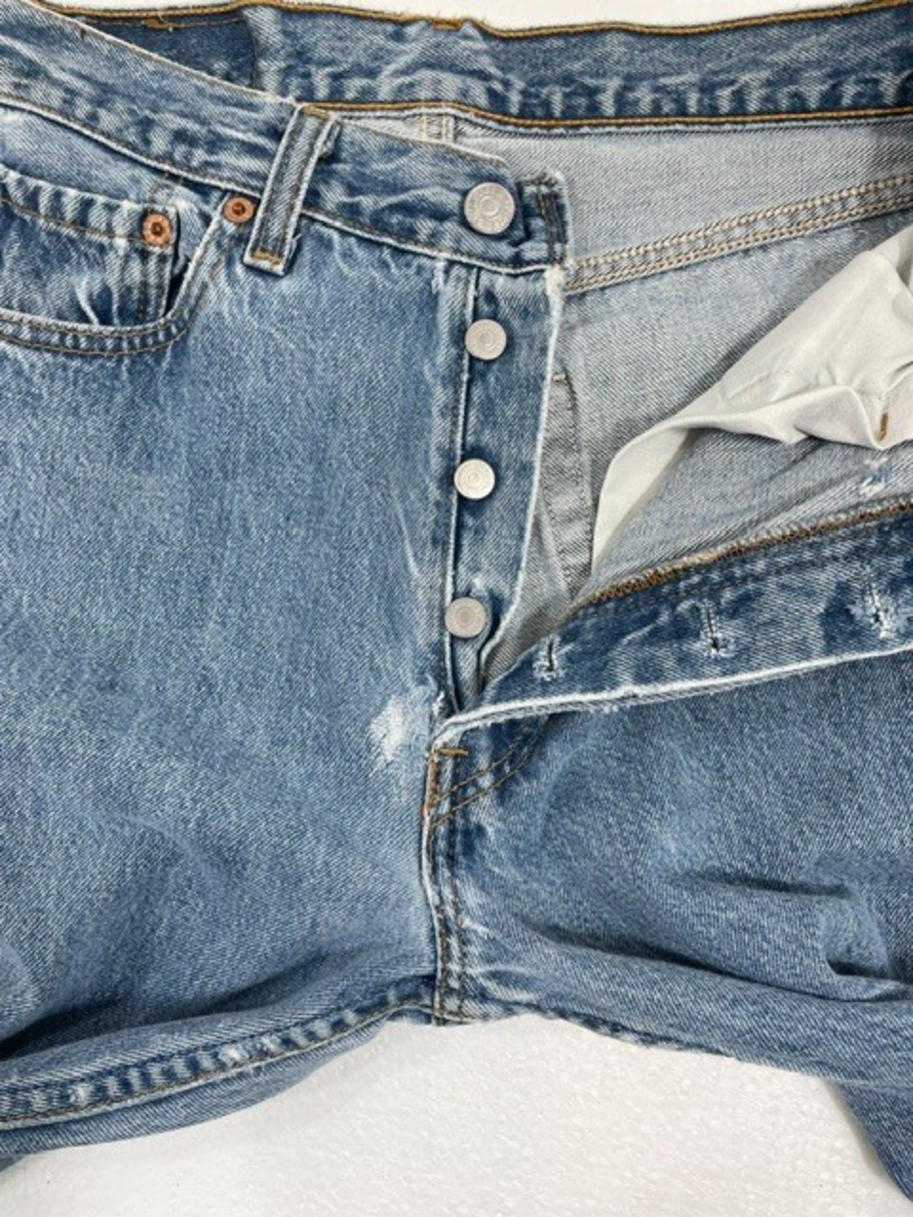 M-227  リーバイス Levis501レギュラー古着 1996年 米国製　W 72cm(ぐるり）股下84cm