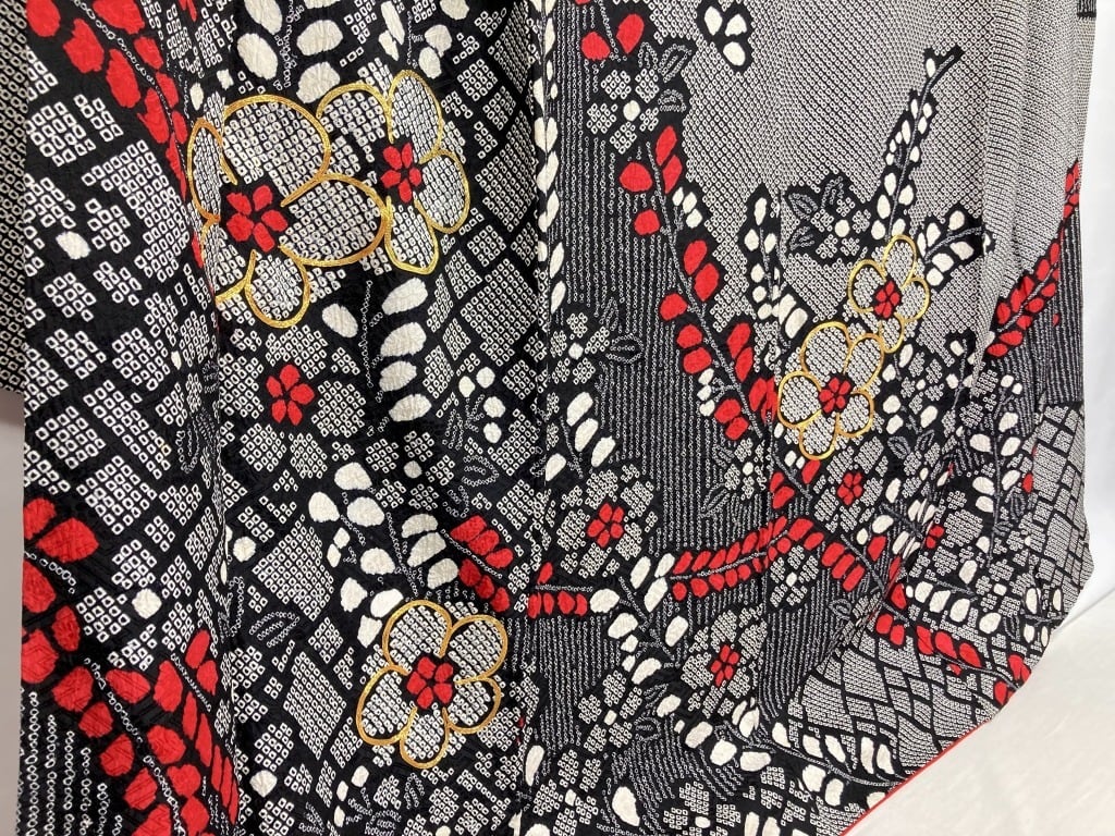 総絞り 辻が花 金駒刺繍 振袖 鹿の子絞り 正絹 黒 白 赤 048 | kimono